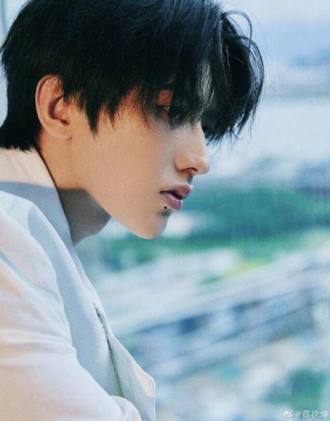 周一蔡徐坤爆料视频,娱乐圈幕后真相大曝光